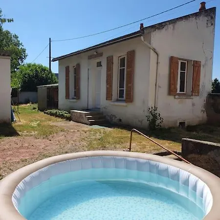 Jolie Maisonnette Abrest