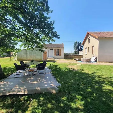 Jolie Maisonnette Holiday home Abrest